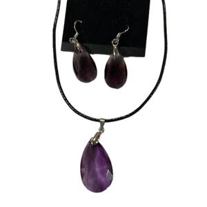 CRYSTAL necklace & drop earrings. Pretty in purple!